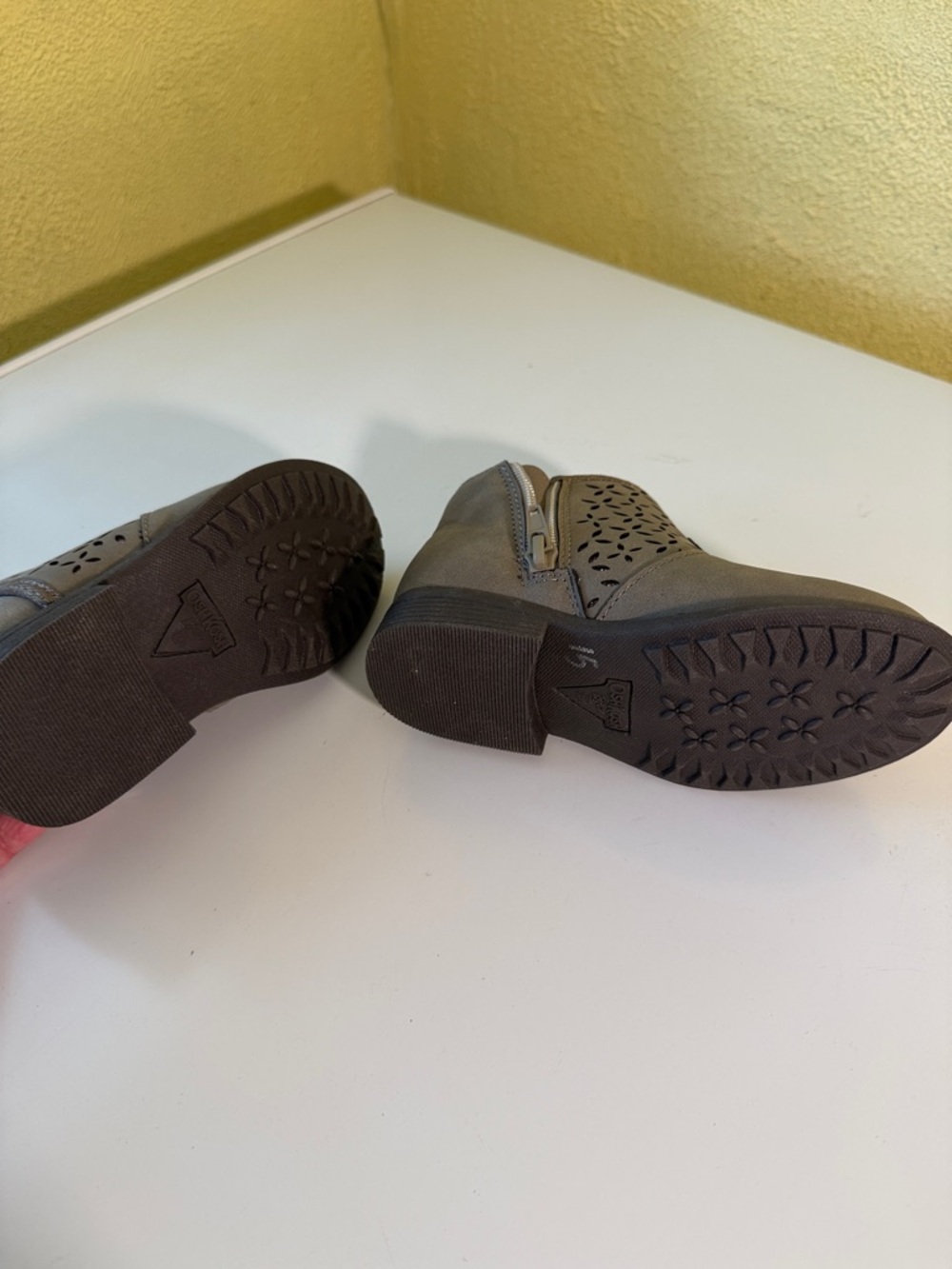 OshKosh B'gosh Taupe Girls Ankle Boots with Cutout Detail - Picture 9 of 10